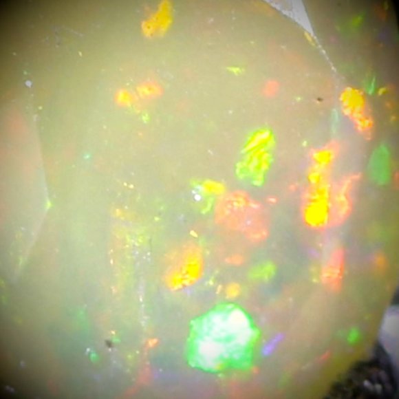 Welo Opal .35ct Platinum Silver Ring - Picture 3 of 7